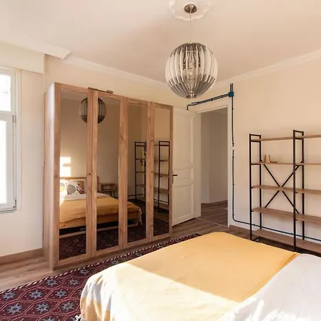 Soft & Historic 3br W/ Iconic Haydarpasa View * Estambul