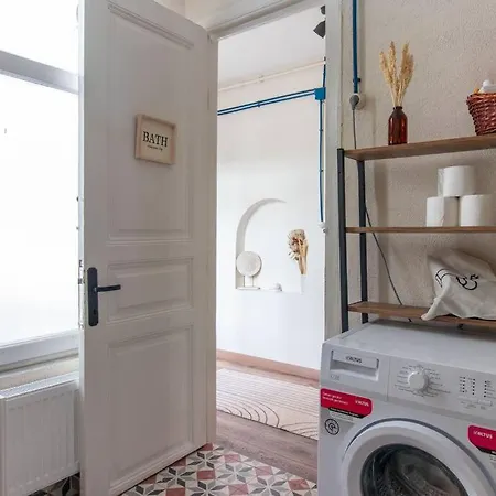 Soft & Historic 3br W/ Iconic Haydarpasa View