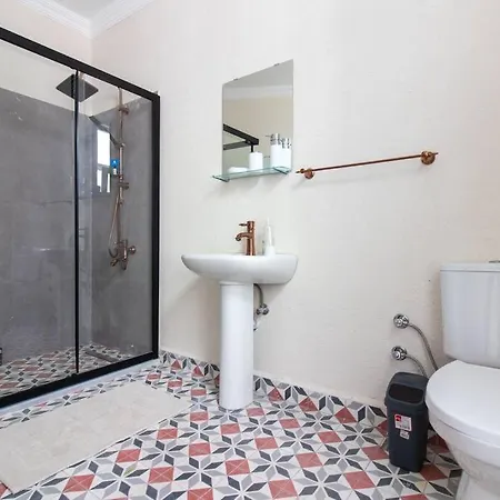 Soft & Historic 3br W/ Iconic Haydarpasa View