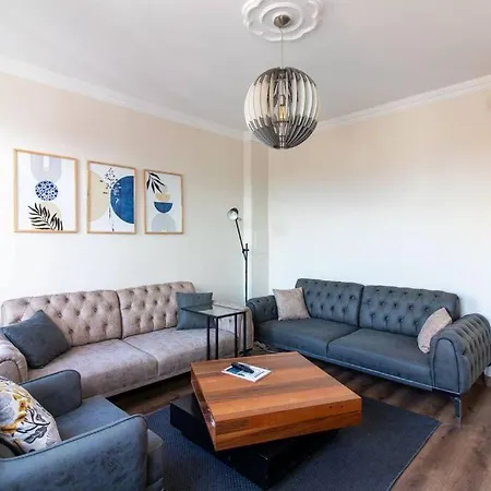 Soft & Historic 3br W/ Iconic Haydarpasa View